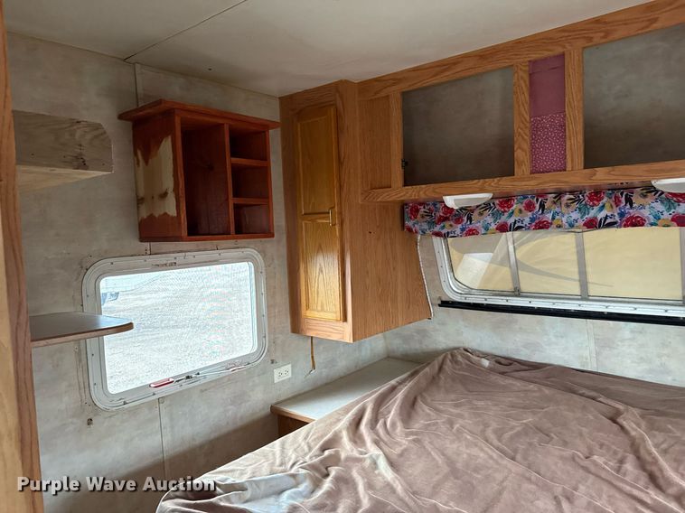 image for item EG5723 2004 Jayco Inc Jay Flight camper