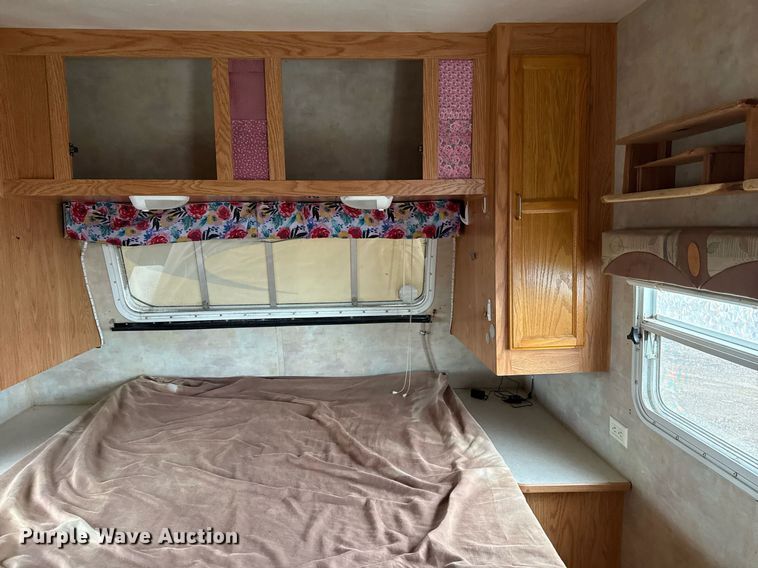 image for item EG5723 2004 Jayco Inc Jay Flight camper