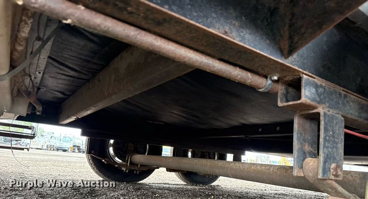 image for item EG5723 2004 Jayco Inc Jay Flight camper