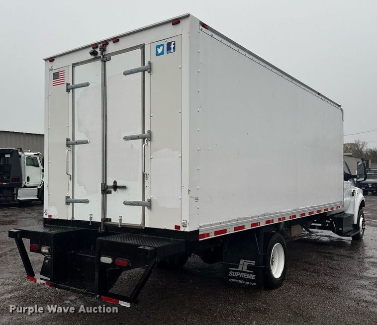 image for item EG5726 2016 Ford F650 Super Duty box truck