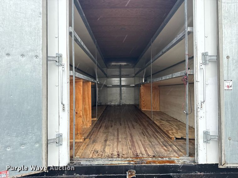 image for item EG5726 2016 Ford F650 Super Duty box truck