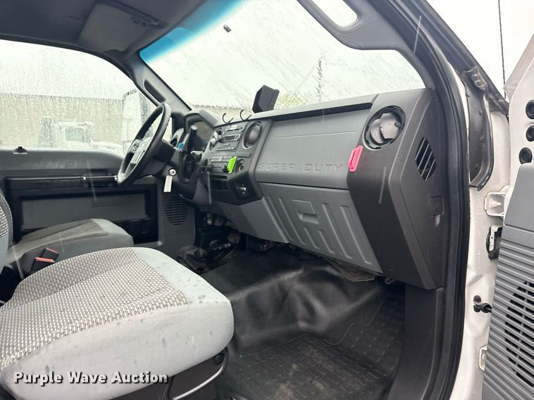 image for item EG5726 2016 Ford F650 Super Duty box truck