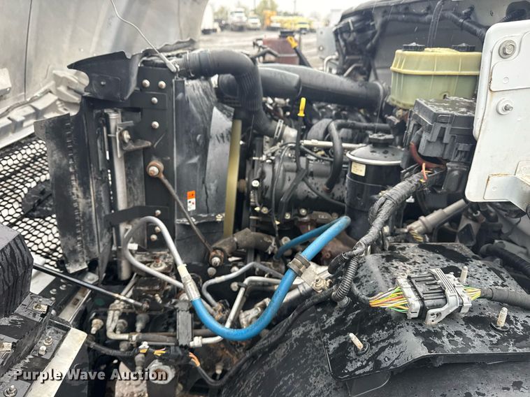 image for item EG5726 2016 Ford F650 Super Duty box truck