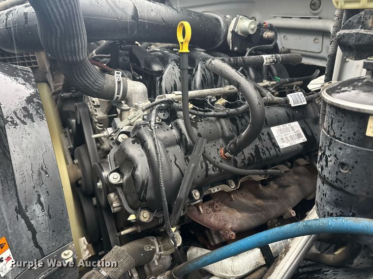 image for item EG5726 2016 Ford F650 Super Duty box truck