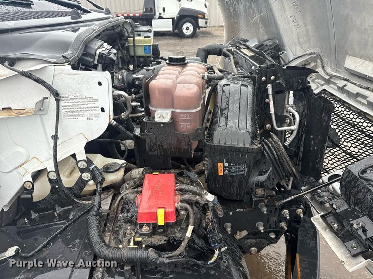 image for item EG5726 2016 Ford F650 Super Duty box truck