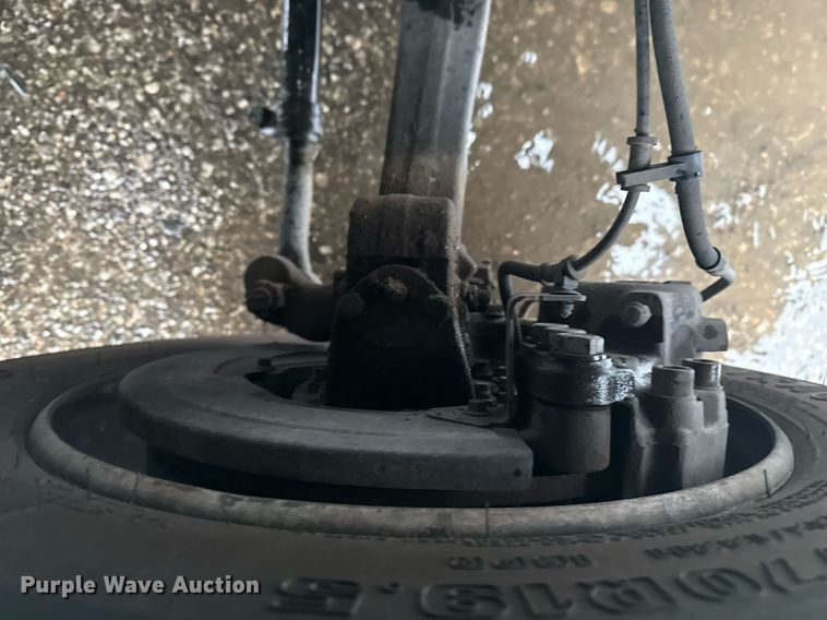 image for item EG5726 2016 Ford F650 Super Duty box truck