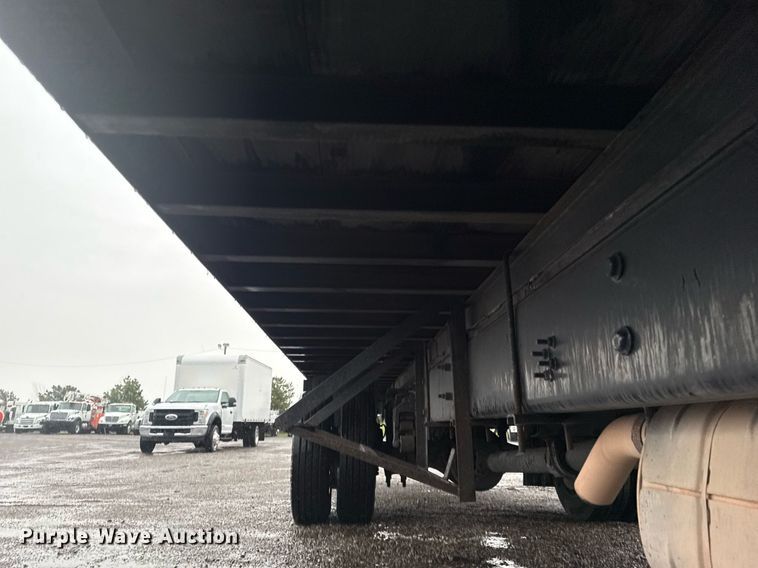 image for item EG5726 2016 Ford F650 Super Duty box truck