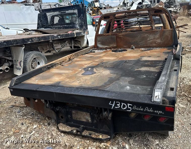 image for item EG6273 Deweze 684 hydraulic bale bed