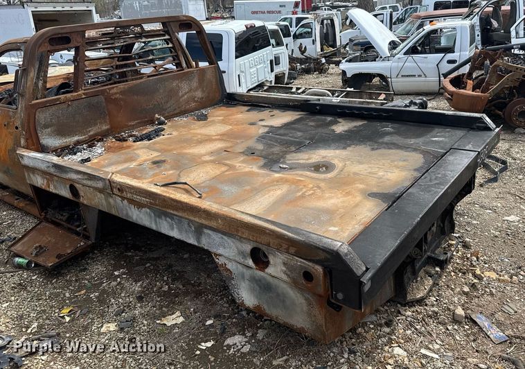 image for item EG6273 Deweze 684 hydraulic bale bed