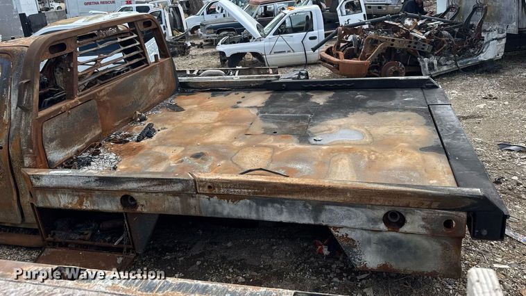 image for item EG6273 Deweze 684 hydraulic bale bed