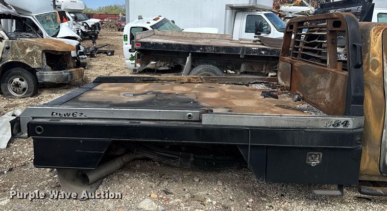 image for item EG6273 Deweze 684 hydraulic bale bed