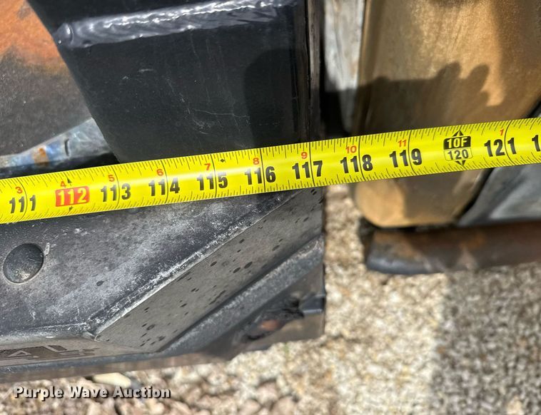 image for item EG6273 Deweze 684 hydraulic bale bed