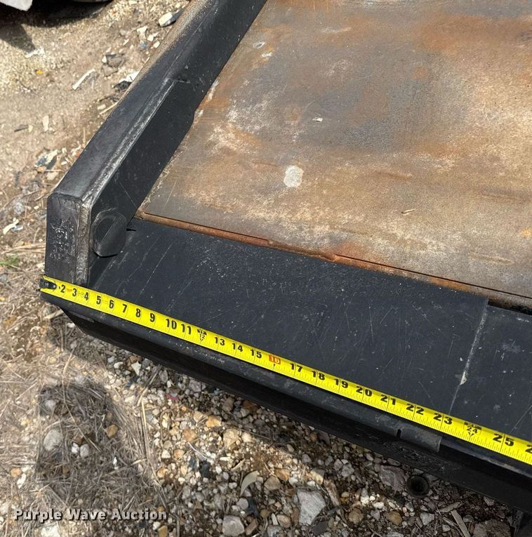 image for item EG6273 Deweze 684 hydraulic bale bed