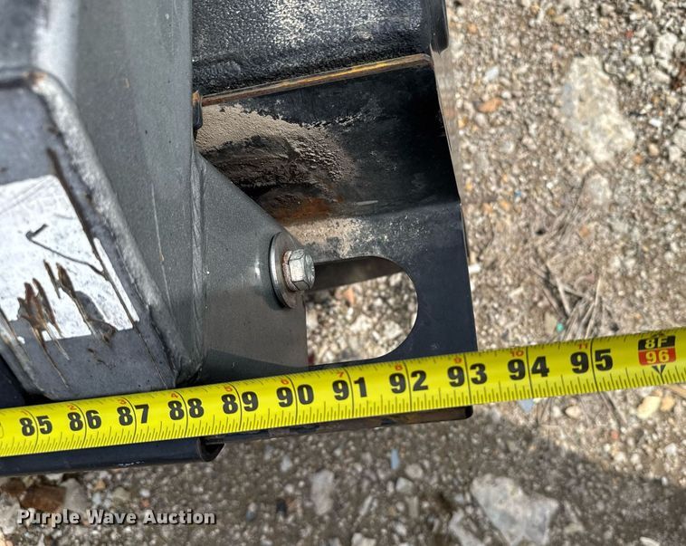 image for item EG6273 Deweze 684 hydraulic bale bed