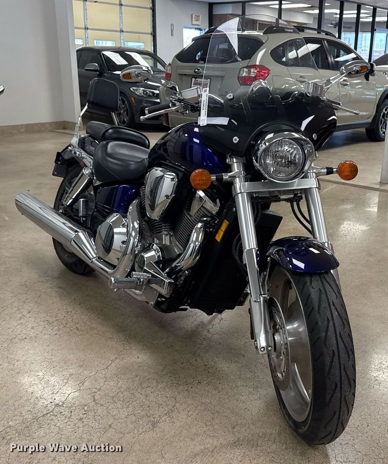 image for item EG8070 2002 Honda VTX1800C motorcycle