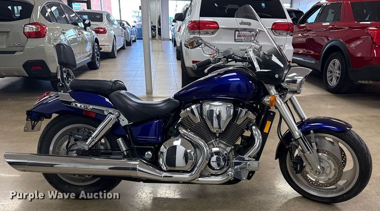 image for item EG8070 2002 Honda VTX1800C motorcycle