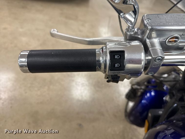 image for item EG8070 2002 Honda VTX1800C motorcycle