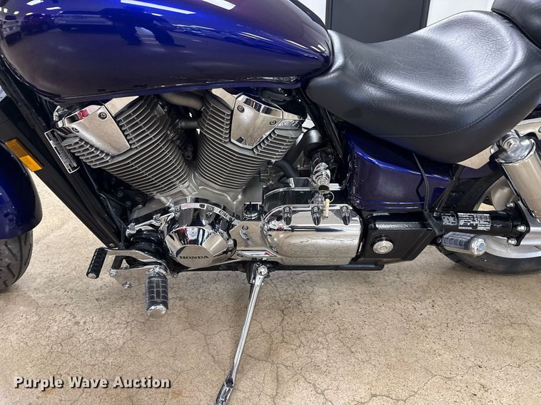 image for item EG8070 2002 Honda VTX1800C motorcycle