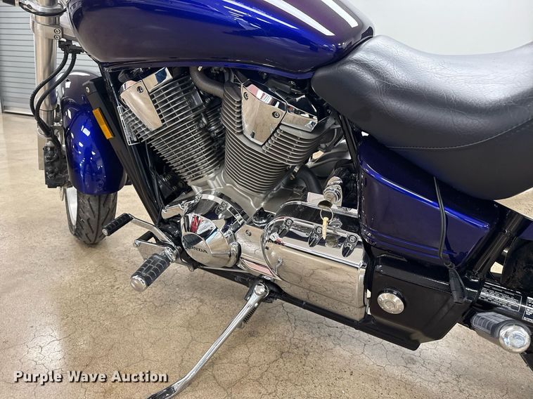 image for item EG8070 2002 Honda VTX1800C motorcycle