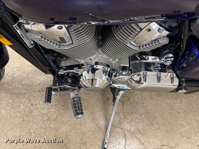 image for item EG8070 2002 Honda VTX1800C motorcycle