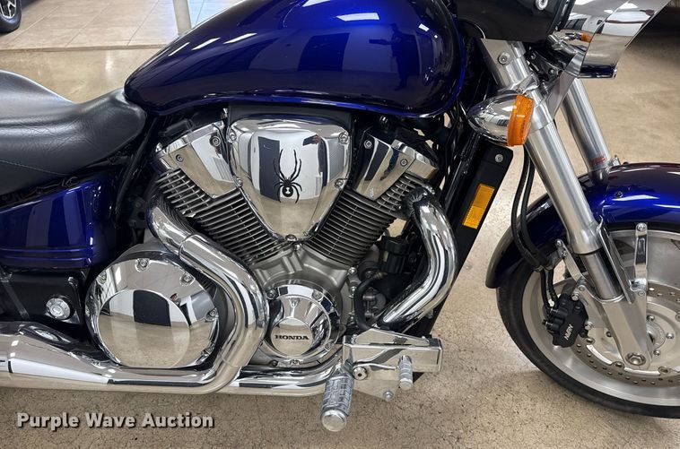 image for item EG8070 2002 Honda VTX1800C motorcycle