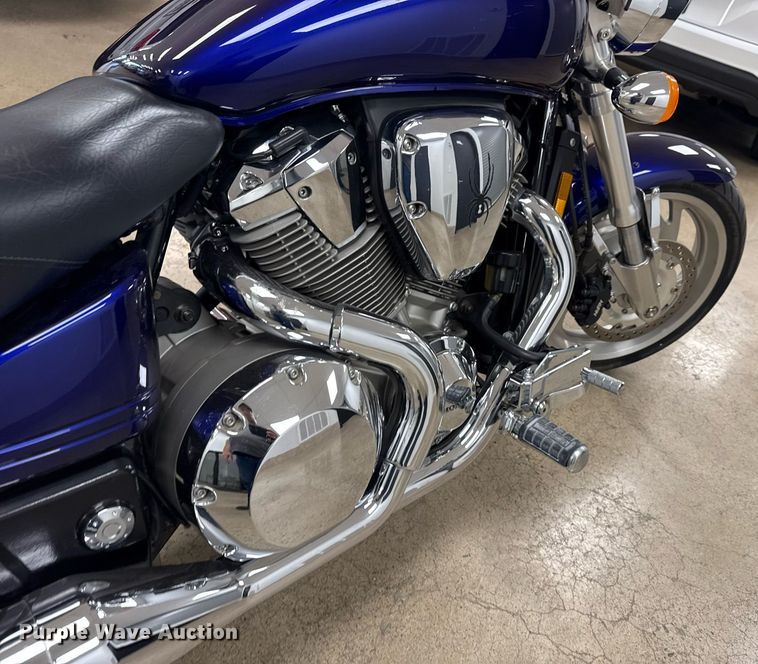 image for item EG8070 2002 Honda VTX1800C motorcycle