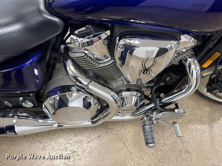 image for item EG8070 2002 Honda VTX1800C motorcycle