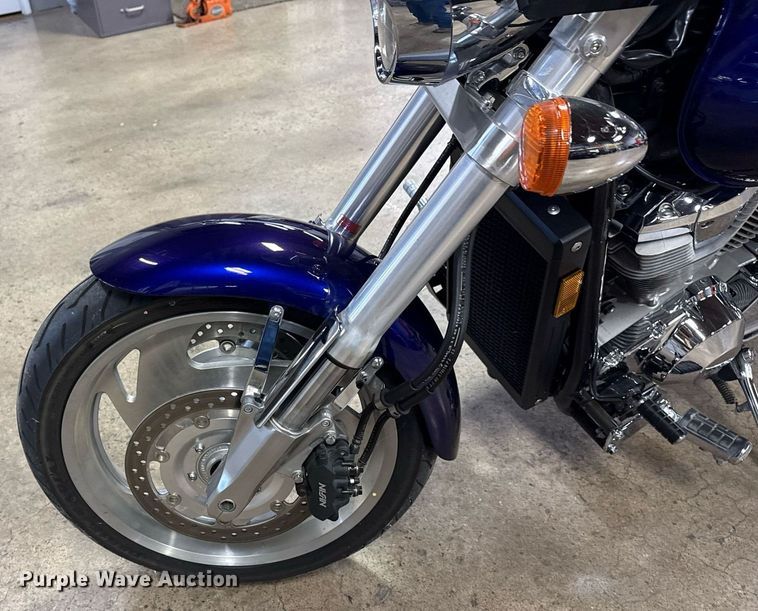 image for item EG8070 2002 Honda VTX1800C motorcycle