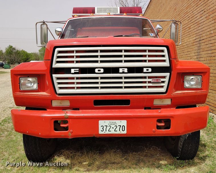image for item EH0216 1980 Ford F700 pumper fire truck