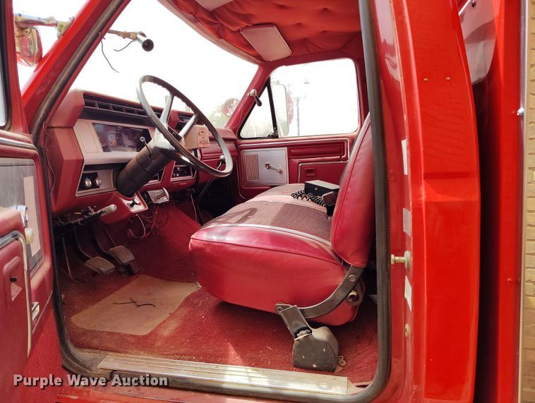 image for item EH0216 1980 Ford F700 pumper fire truck