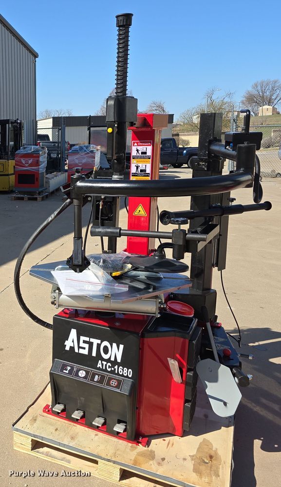 image for item EH8777 Tire machines