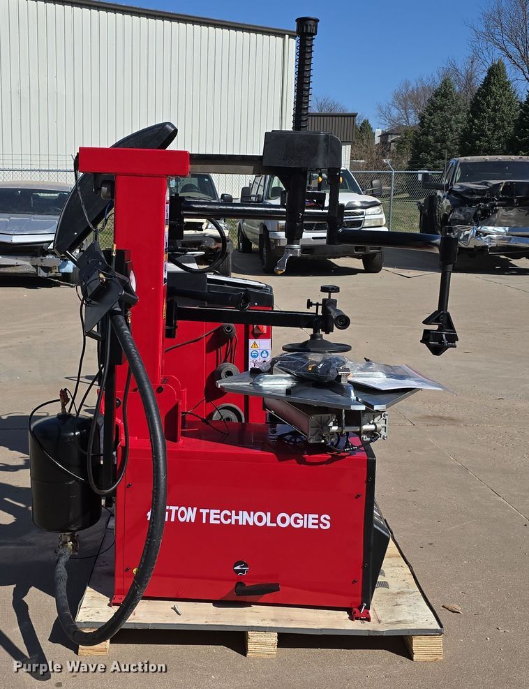 image for item EH8777 Tire machines