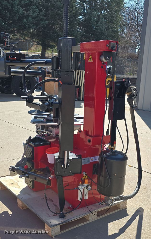 image for item EH8777 Tire machines