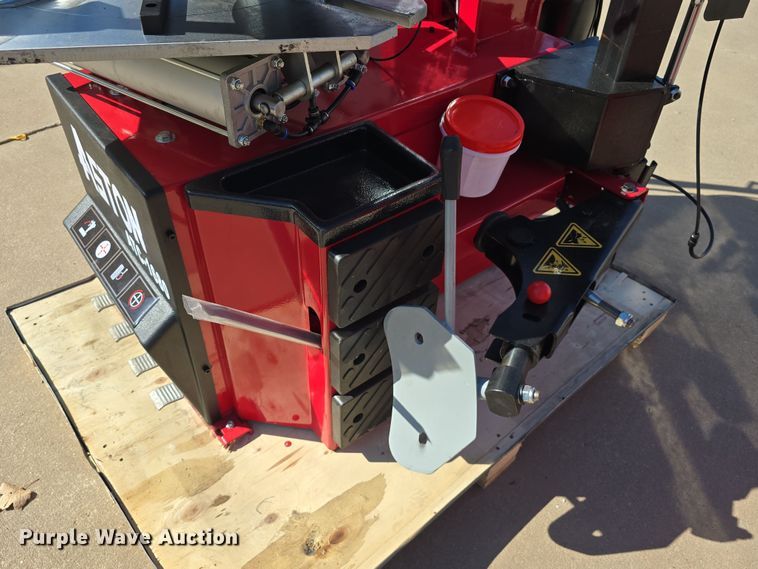 image for item EH8777 Tire machines