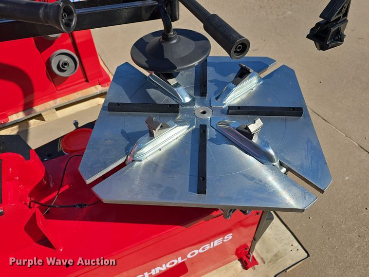 image for item EH8777 Tire machines