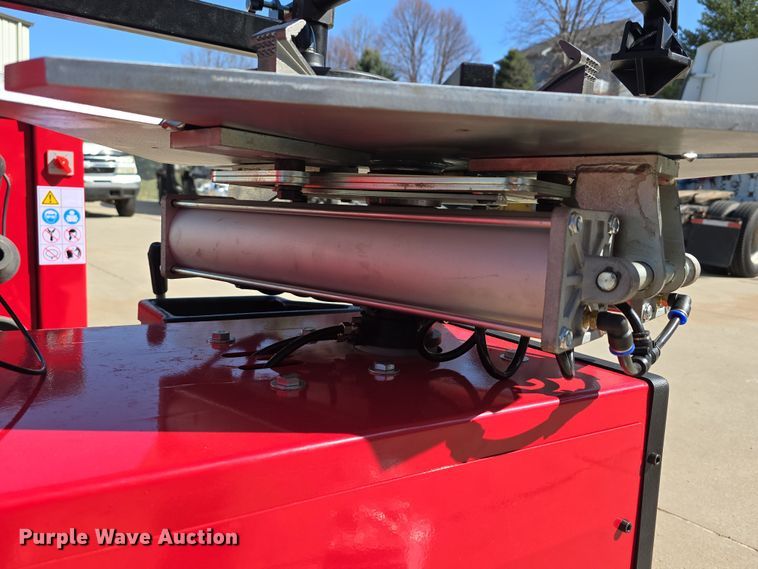 image for item EH8777 Tire machines