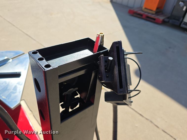 image for item EH8777 Tire machines