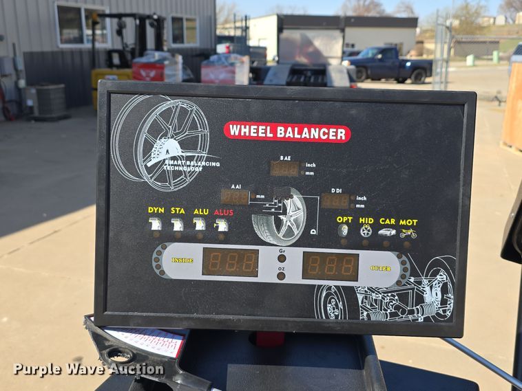 image for item EH8777 Tire machines