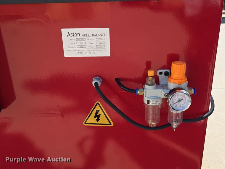 image for item EH8777 Tire machines