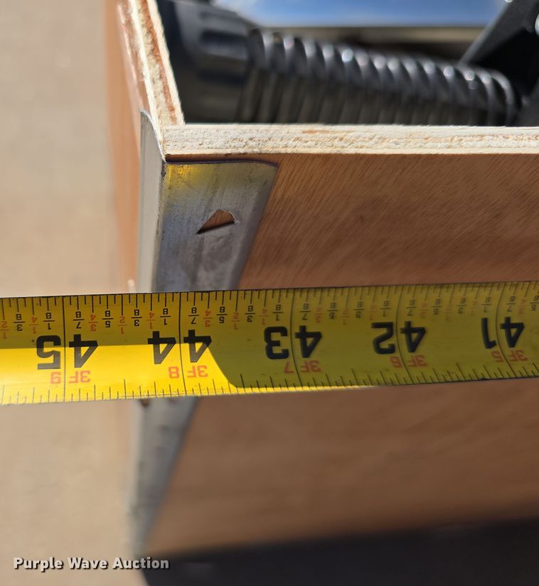 image for item EH8778 Tire machines