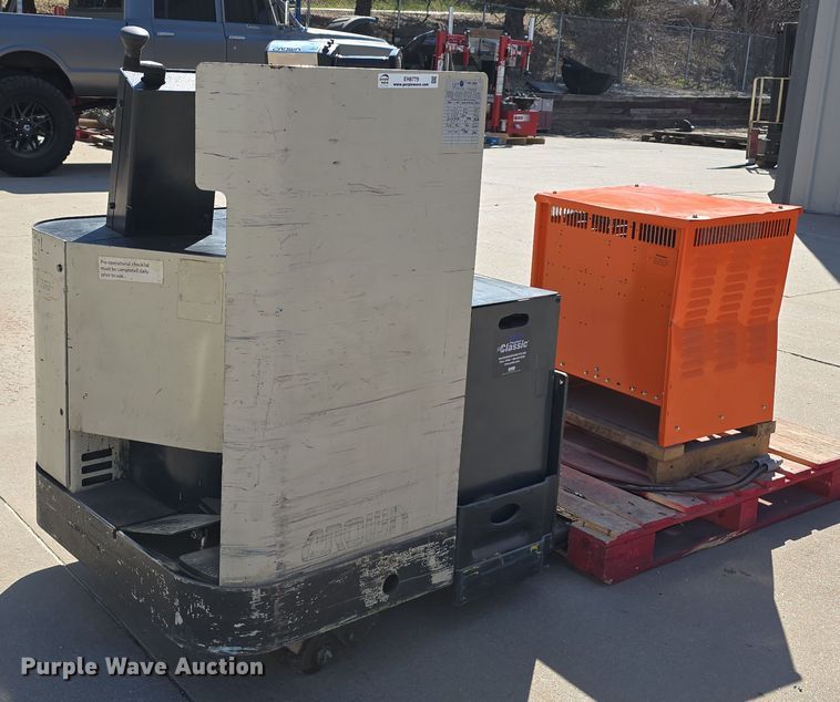 image for item EH8779 Crown PR3020-60 pallet jack