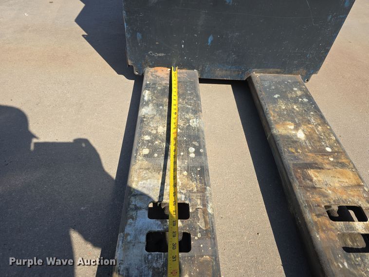 image for item EH8779 Crown PR3020-60 pallet jack