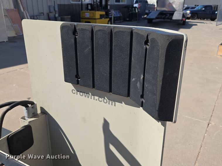 image for item EH8779 Crown PR3020-60 pallet jack