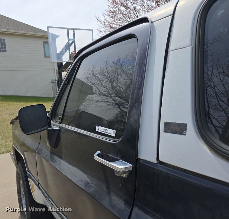 image for item EH8785 1989 Chevrolet Blazer SUV