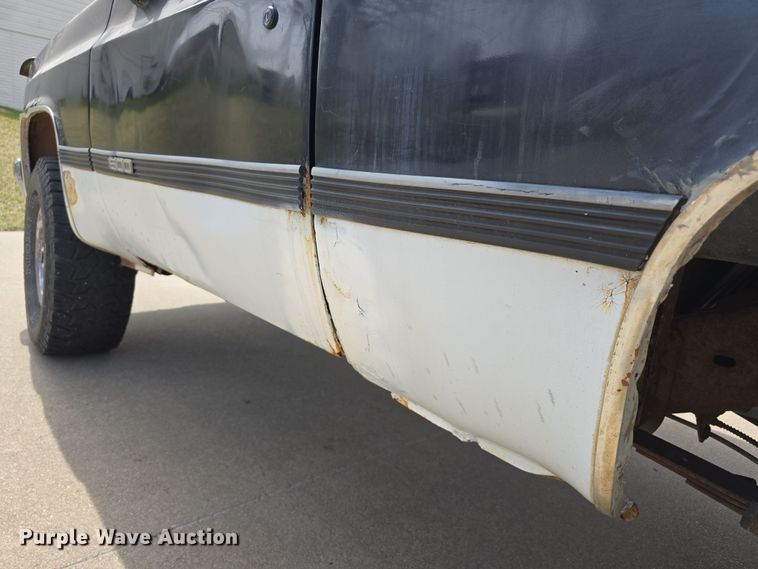 image for item EH8785 1989 Chevrolet Blazer SUV