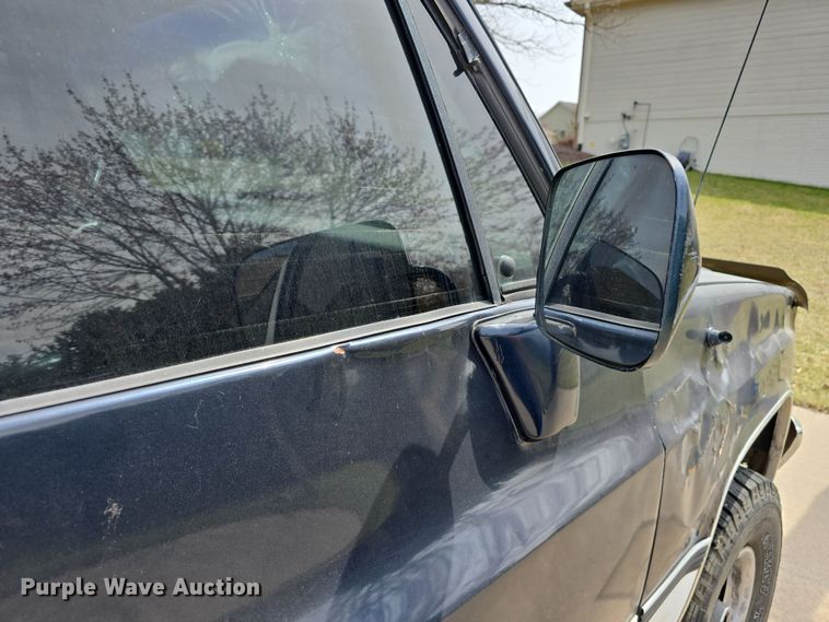 image for item EH8785 1989 Chevrolet Blazer SUV