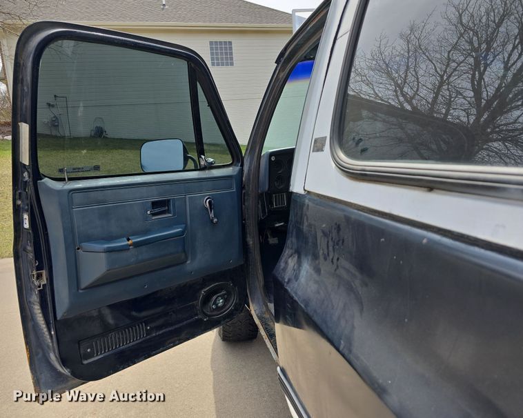 image for item EH8785 1989 Chevrolet Blazer SUV