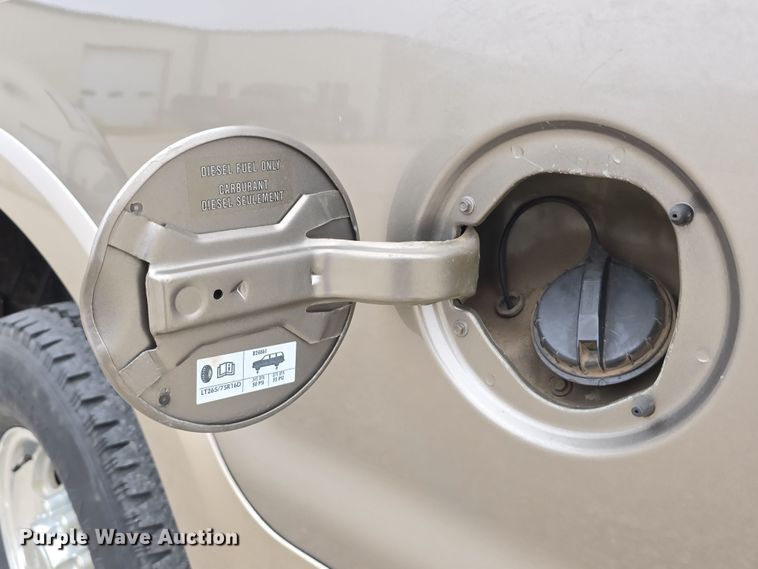 image for item EH8786 2002 Ford Excursion Limited SUV