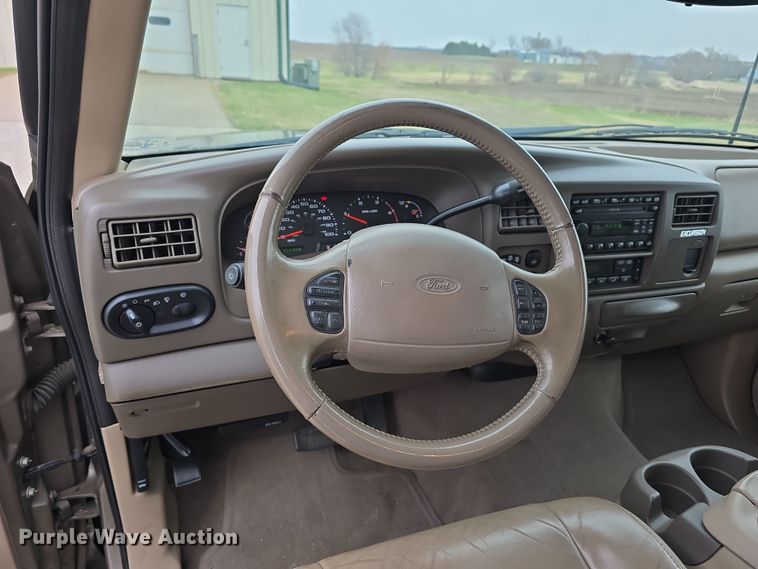 image for item EH8786 2002 Ford Excursion Limited SUV