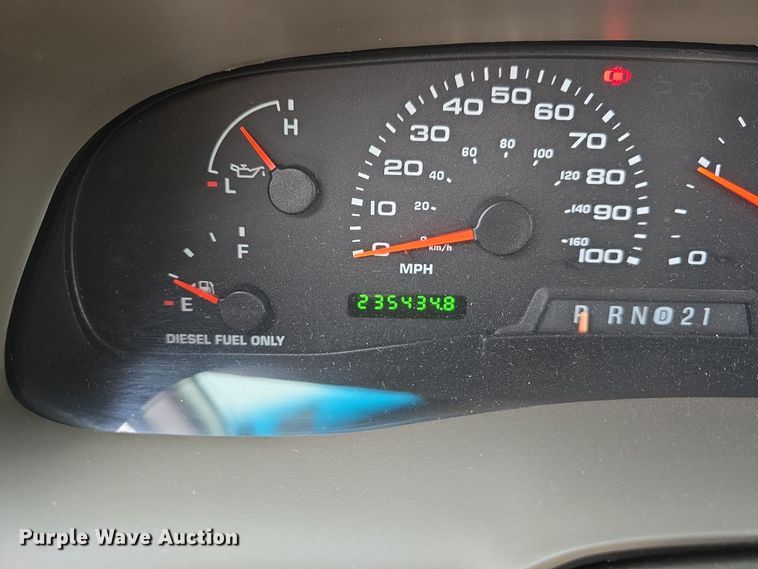 image for item EH8786 2002 Ford Excursion Limited SUV